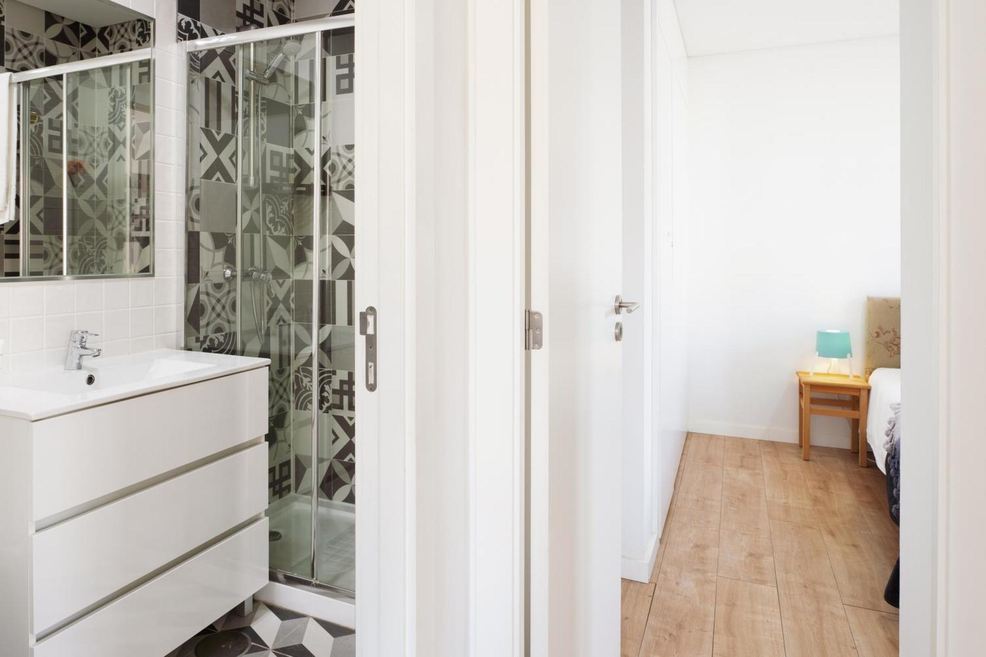 Appartamento Host Wise - Flat W Free Private Parking - Bright & Cozy OOporto Esterno foto