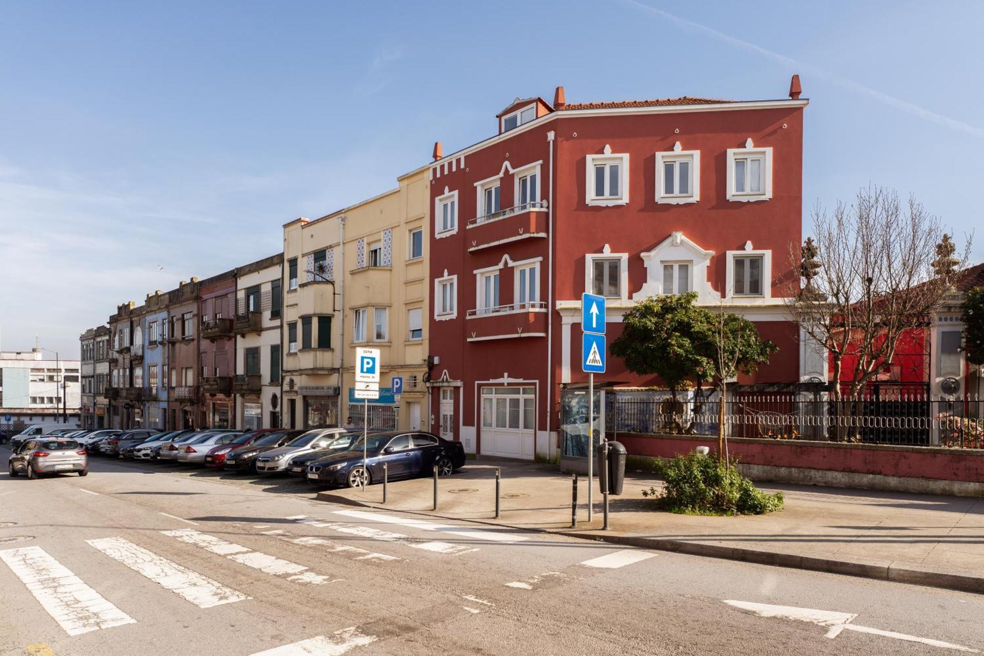 Appartamento Host Wise - Flat W Free Private Parking - Bright & Cozy OOporto Esterno foto